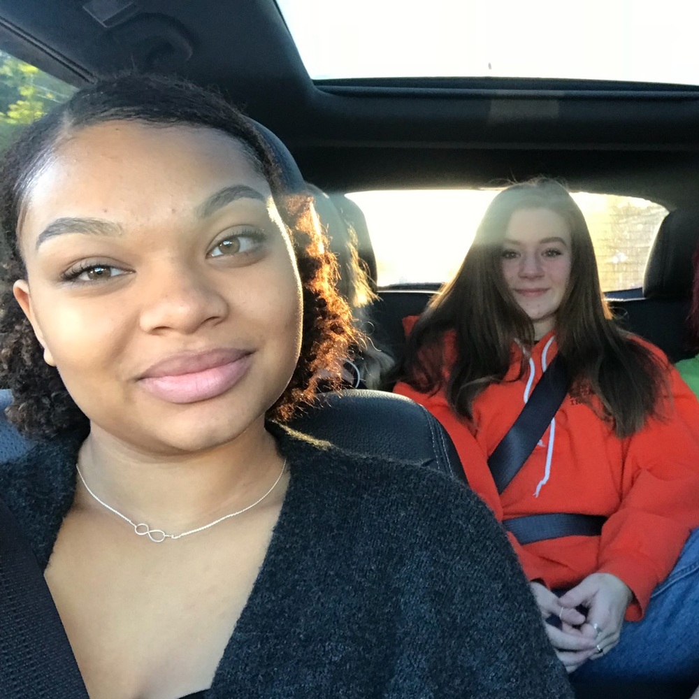 Meet your Posher, Ana paloma